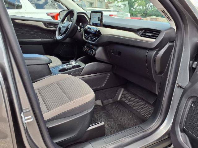 Certified 2022 Ford Escape SE w/ Cold Weather Package AWD/4WD image 12