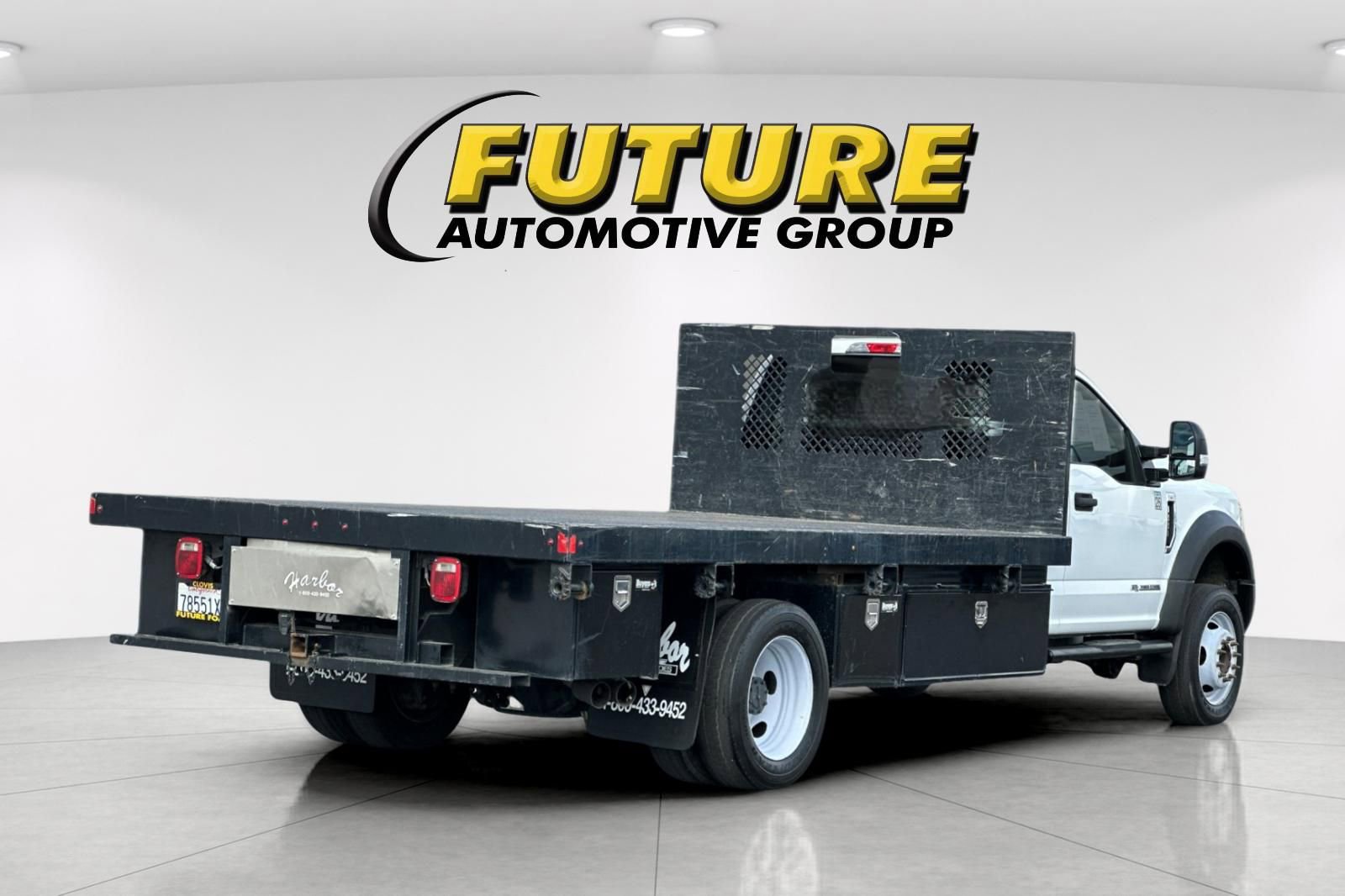 Certified 2019 Ford F550 2WD Regular Cab Super Duty image 3