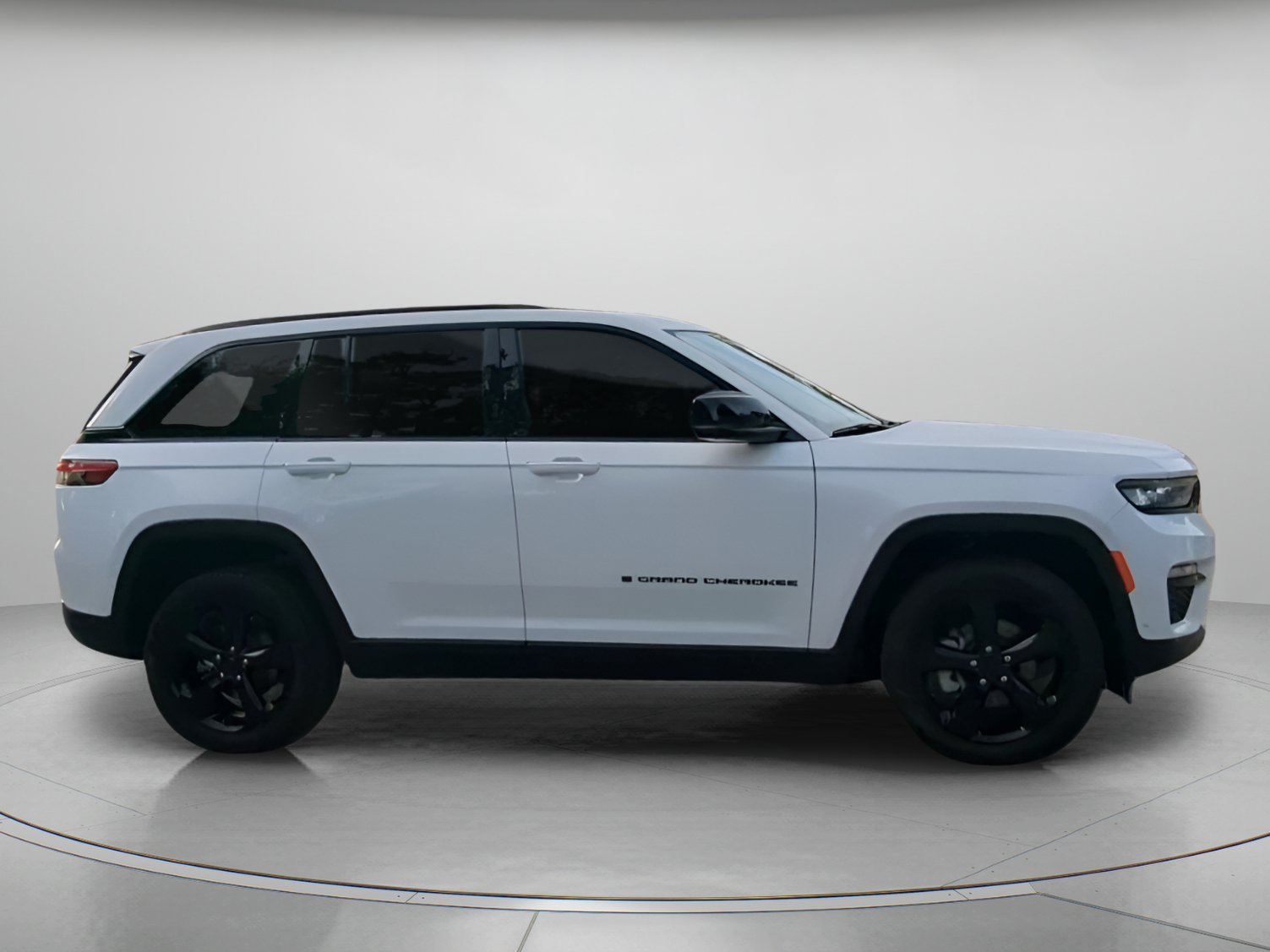 Used 2023 Jeep Grand Cherokee Limited w/ Luxury Tech Group II AWD/4WD image 33