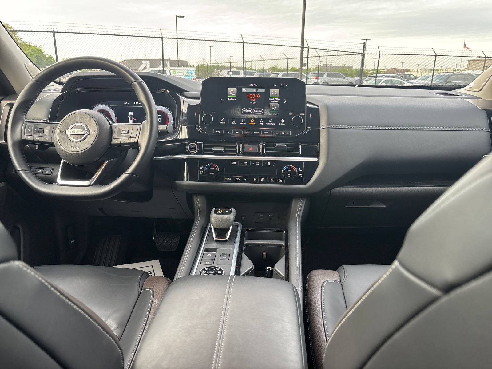 Used 2024 Nissan Pathfinder Platinum AWD/4WD image 9