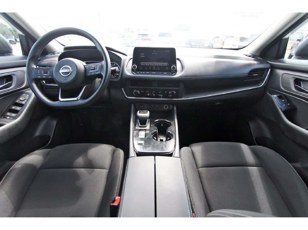Used 2024 Nissan Rogue S FWD image 11