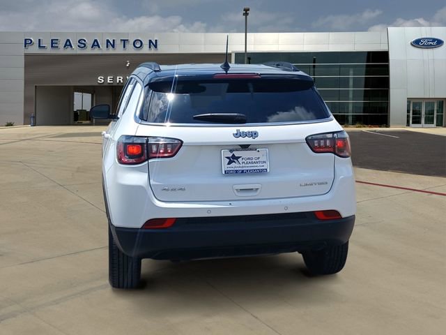 Used 2025 Jeep Compass Limited AWD/4WD image 4
