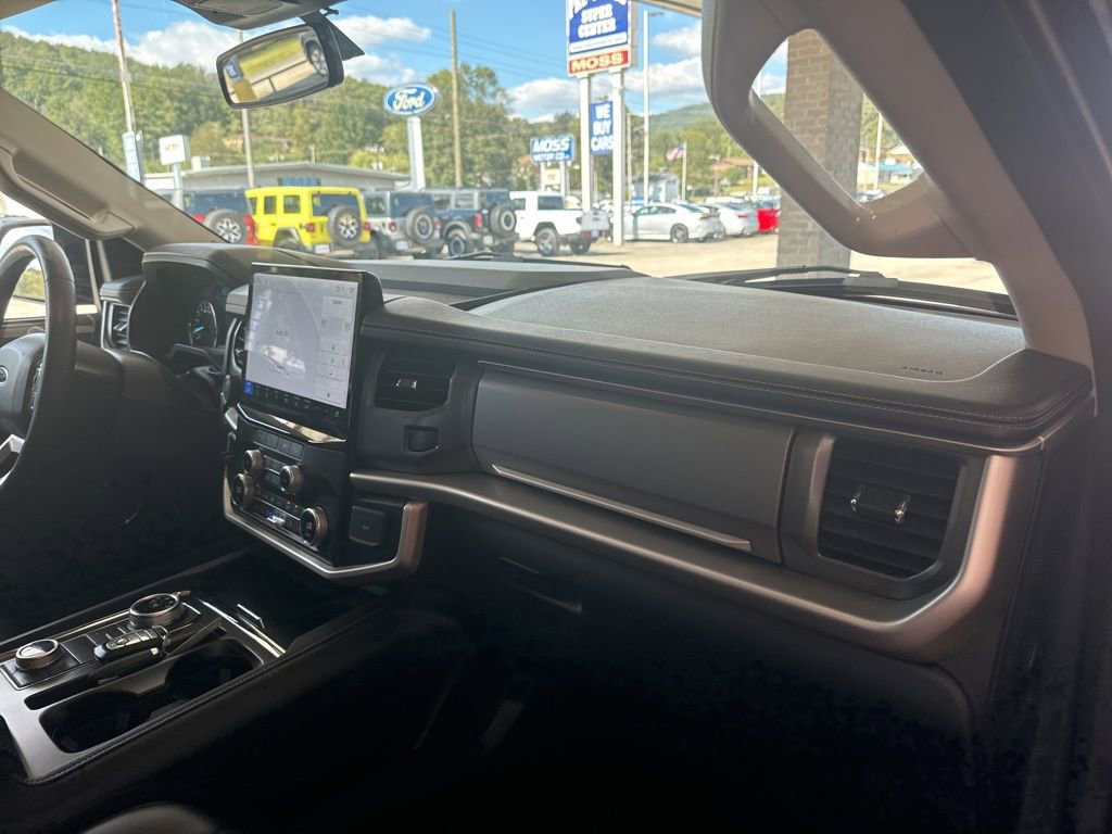 Certified 2024 Ford Expedition Max XLT image 17