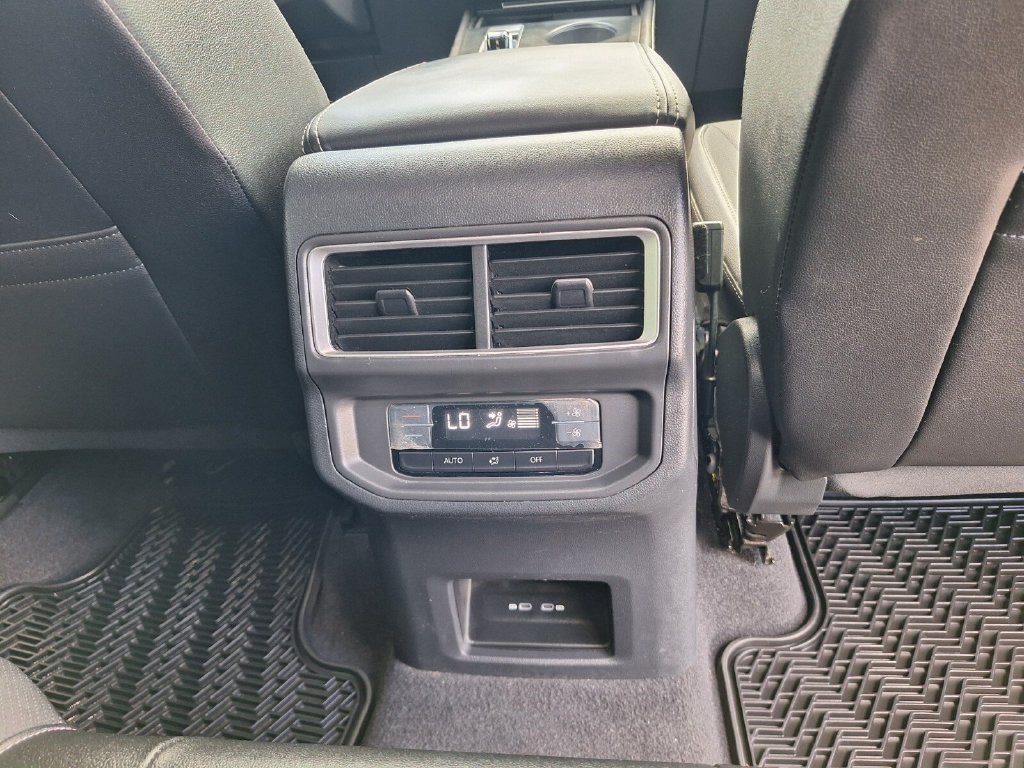 Used 2024 Volkswagen Atlas SE FWD image 28