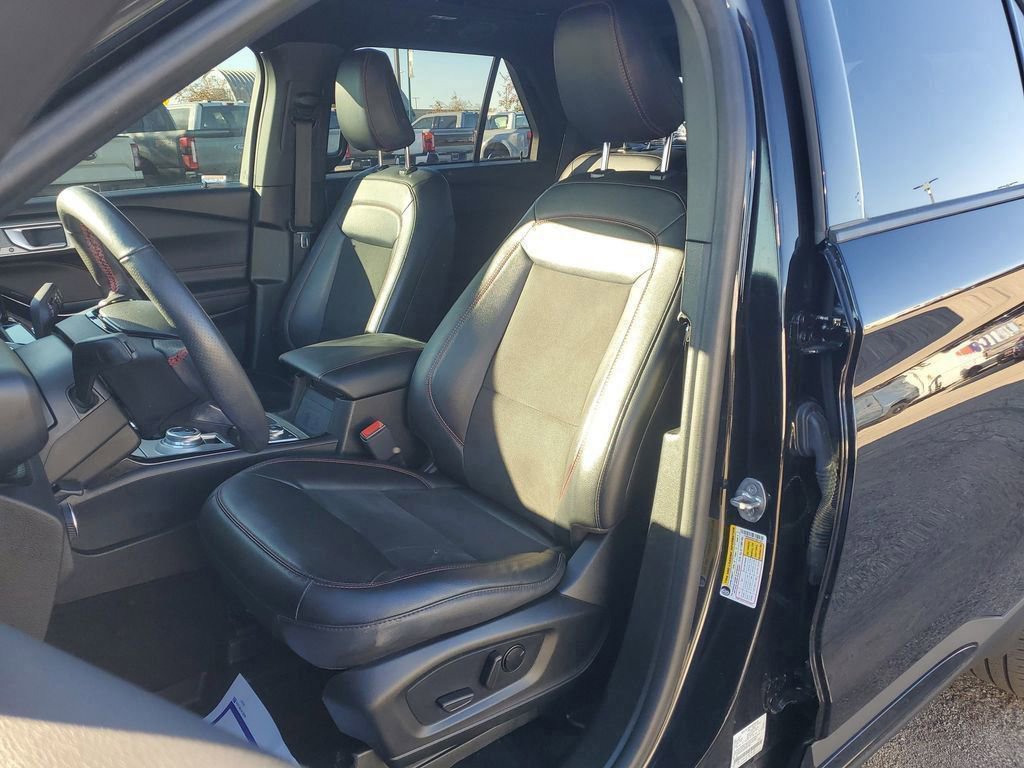 Certified 2023 Ford Explorer ST-Line w/ Class IV Trailer Tow Package image 19