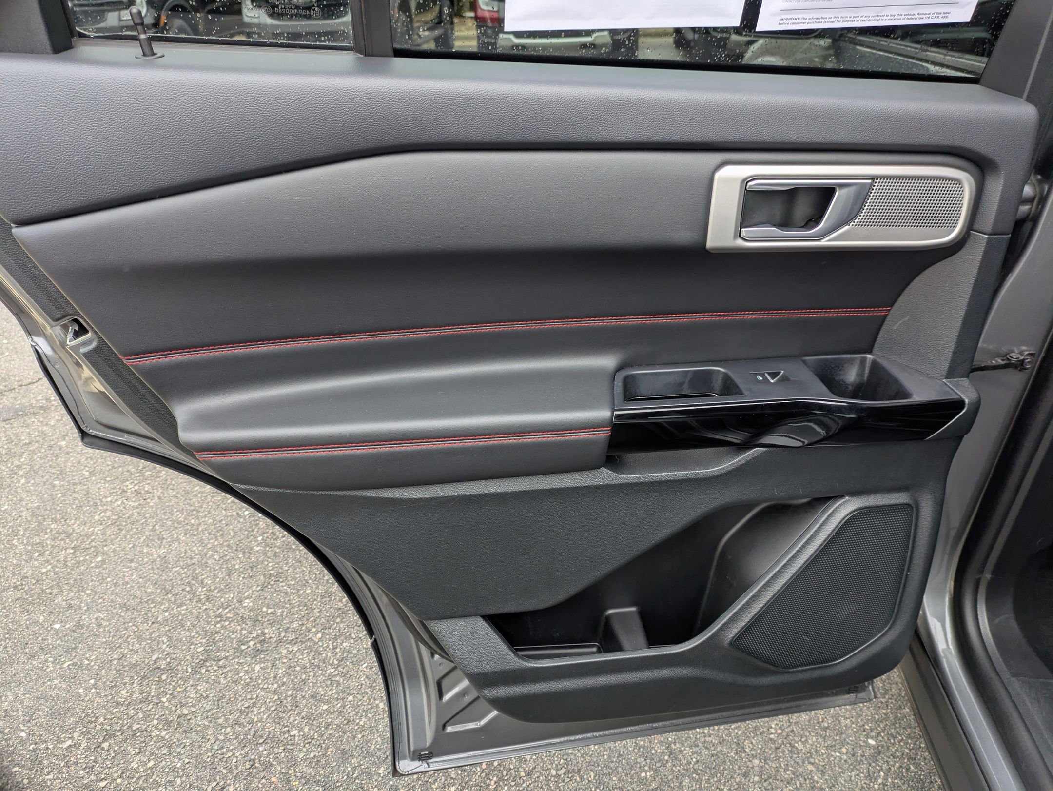 Certified 2024 Ford Explorer ST-Line w/ Class IV Trailer Tow Package image 32