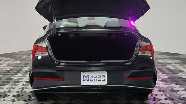 Used 2025 Hyundai Elantra SEL FWD image 20