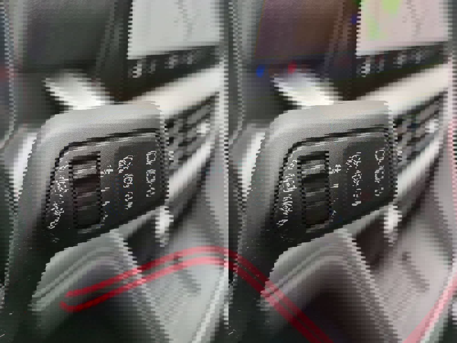 Certified 2025 Ford Explorer ST-Line w/ Premium Package image 27