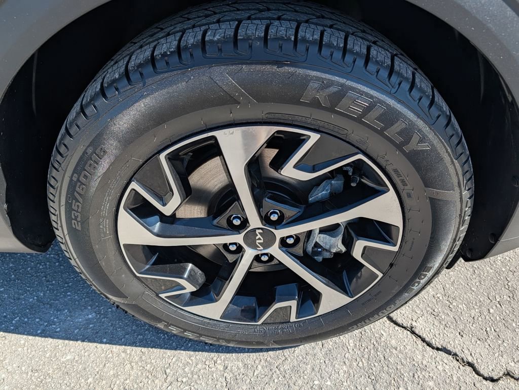 Used 2023 Kia Sportage EX image 29