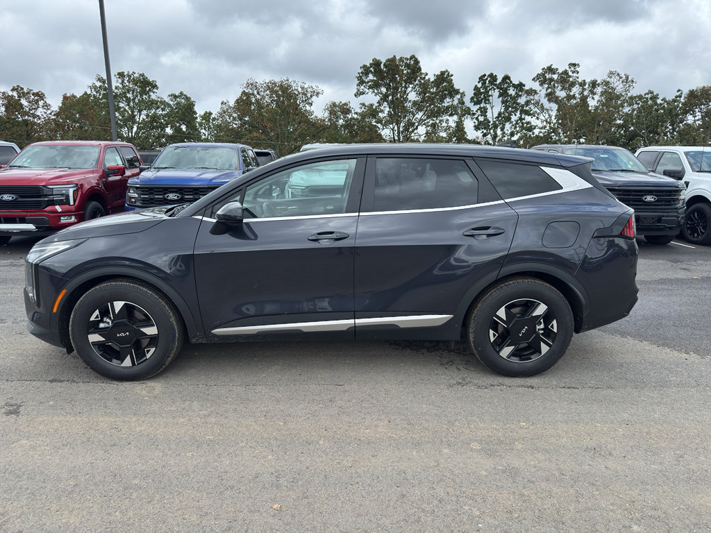 Used 2026 Kia Sportage LX FWD image 8