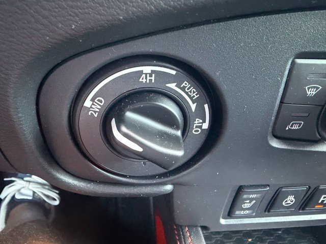 Used 2022 Nissan Frontier PRO-4X AWD/4WD image 11