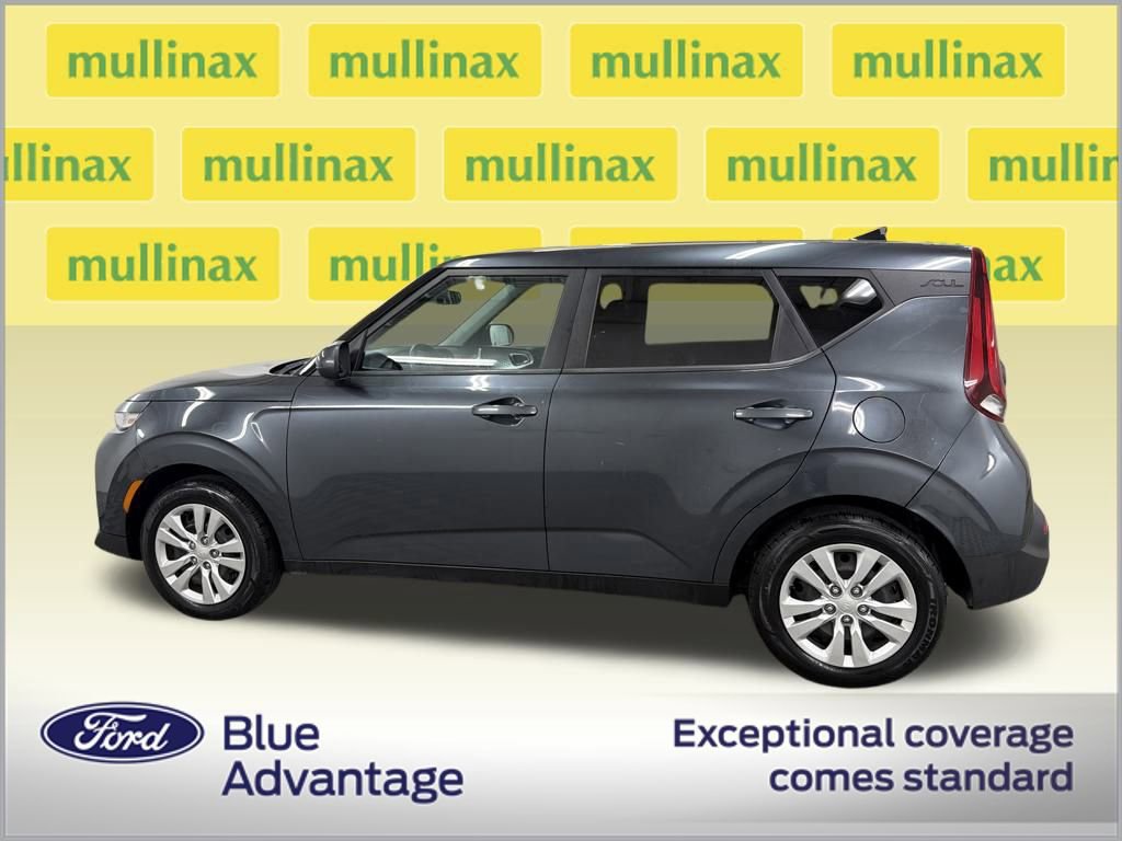 Used 2020 Kia Soul LX image 2