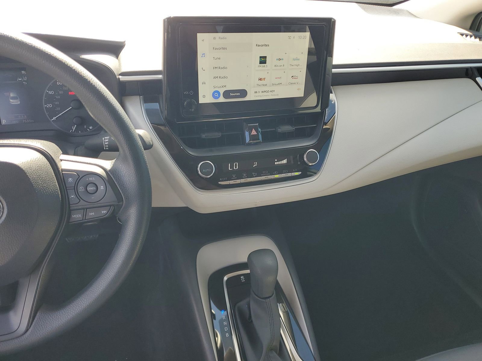 Used 2025 Toyota Corolla LE FWD image 22