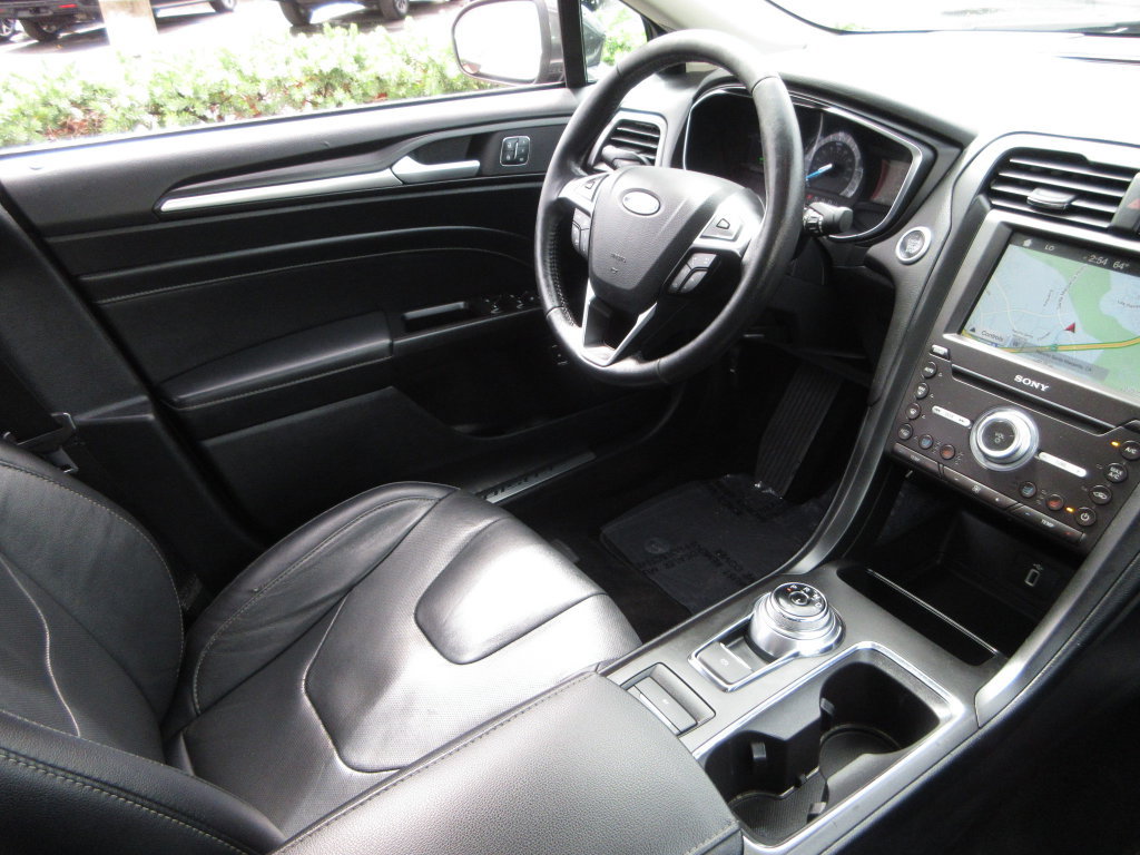 Certified 2018 Ford Fusion Energi Titanium FWD image 23
