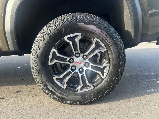 Used 2023 GMC Canyon AT4 w/ AT4 Premium Package AWD/4WD image 10
