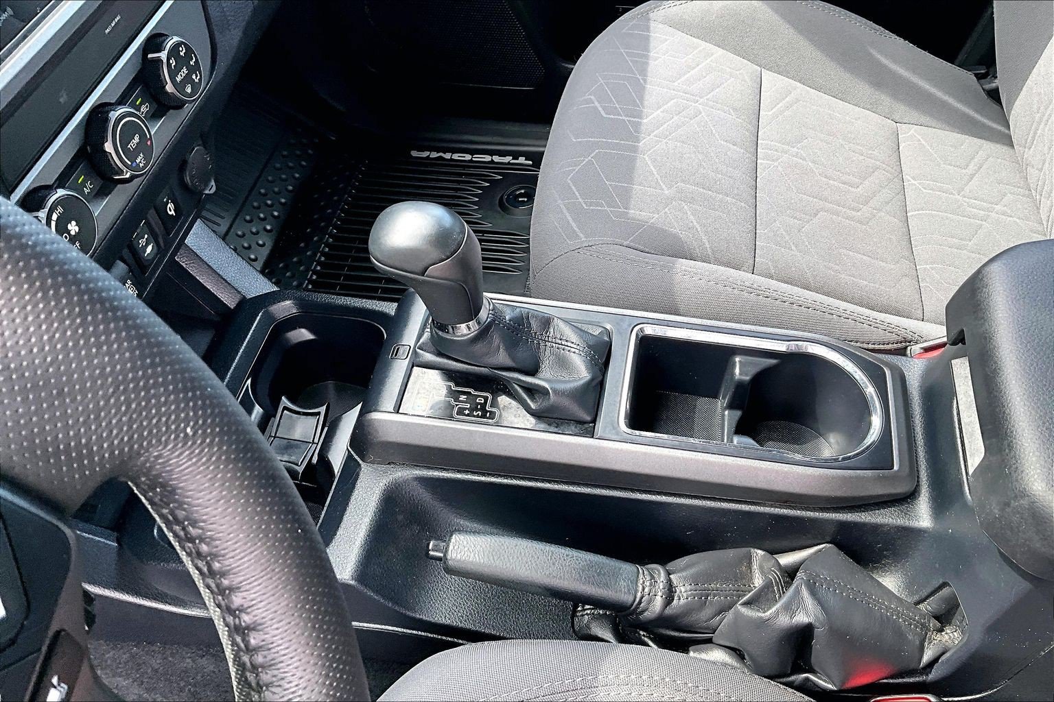 Used 2019 Toyota Tacoma TRD Off-Road AWD/4WD image 19