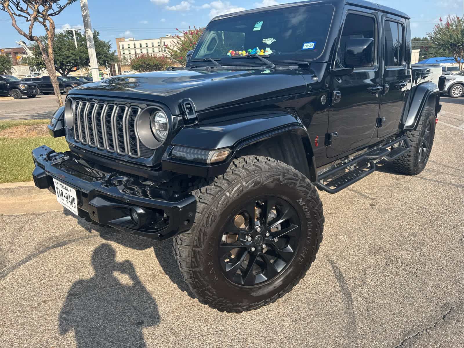 Used 2024 Jeep Gladiator Sport AWD/4WD image 2