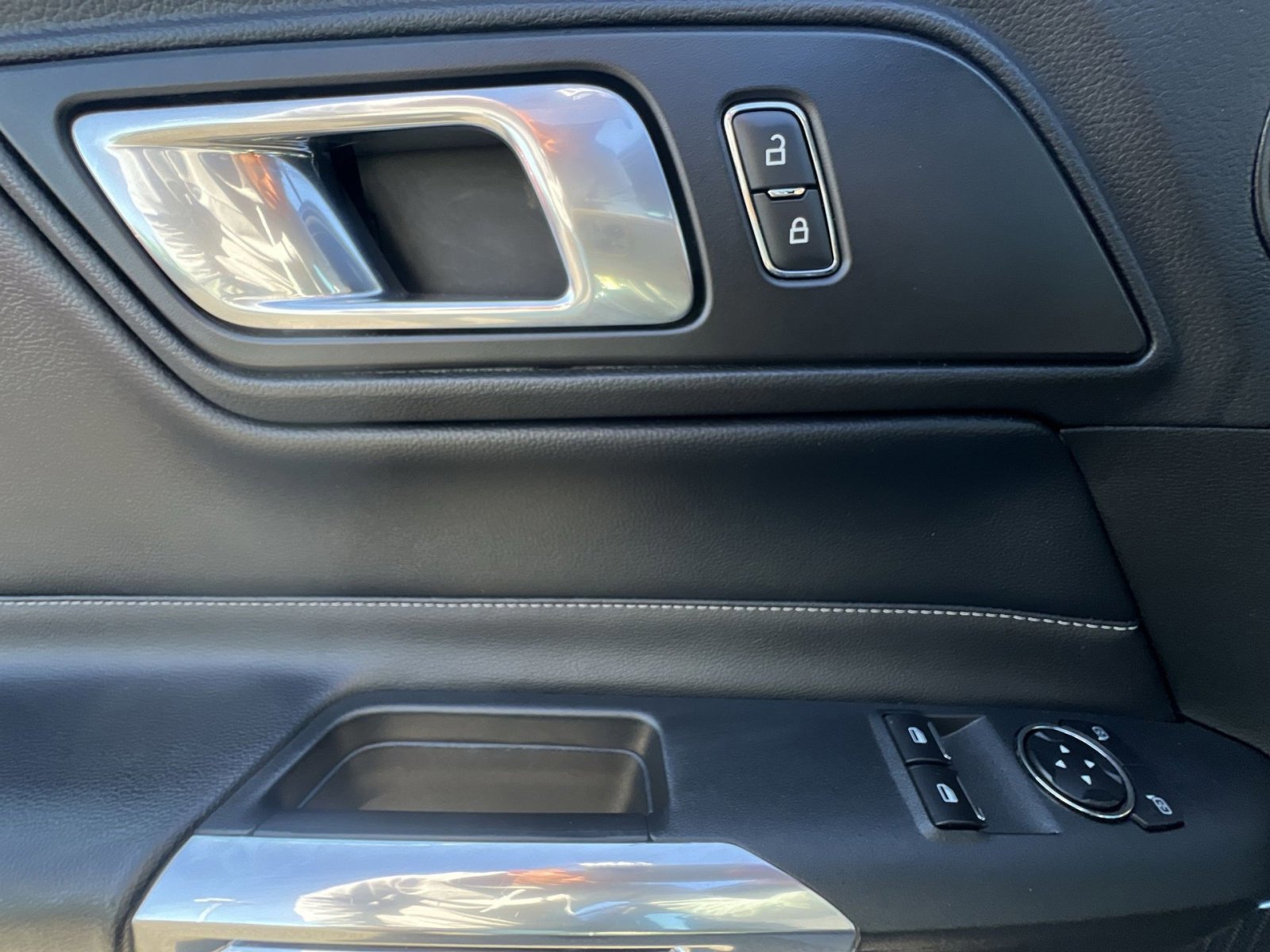 Certified 2020 Ford Mustang Premium RWD image 23