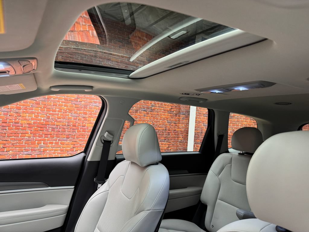 Used 2022 Kia Telluride S AWD/4WD image 3