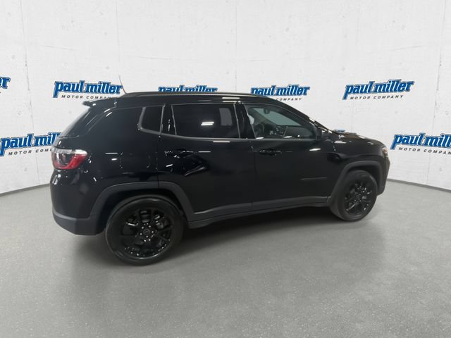 Used 2026 Jeep Compass Latitude AWD/4WD image 11