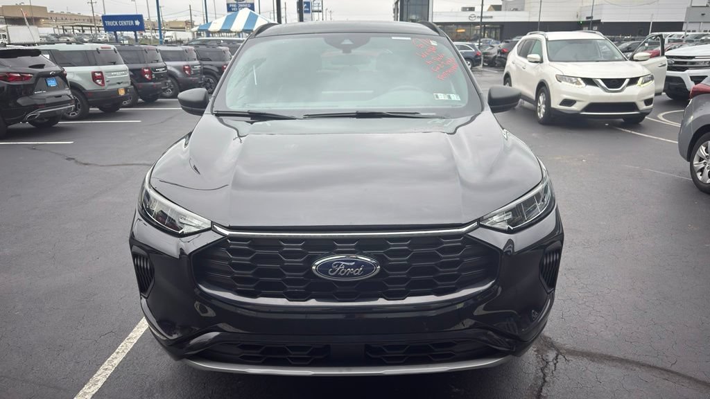 Certified 2024 Ford Escape ST-Line w/ Tech Pack #1 FWD image 3