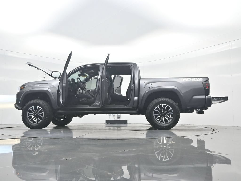 Used 2022 Toyota Tacoma TRD Sport w/ Technology Package AWD/4WD image 45