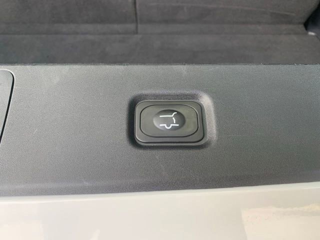 Certified 2025 Ford Expedition Active AWD/4WD image 8