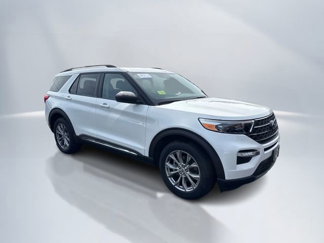 Certified 2023 Ford Explorer XLT w/ Equipment Group 202A image 7