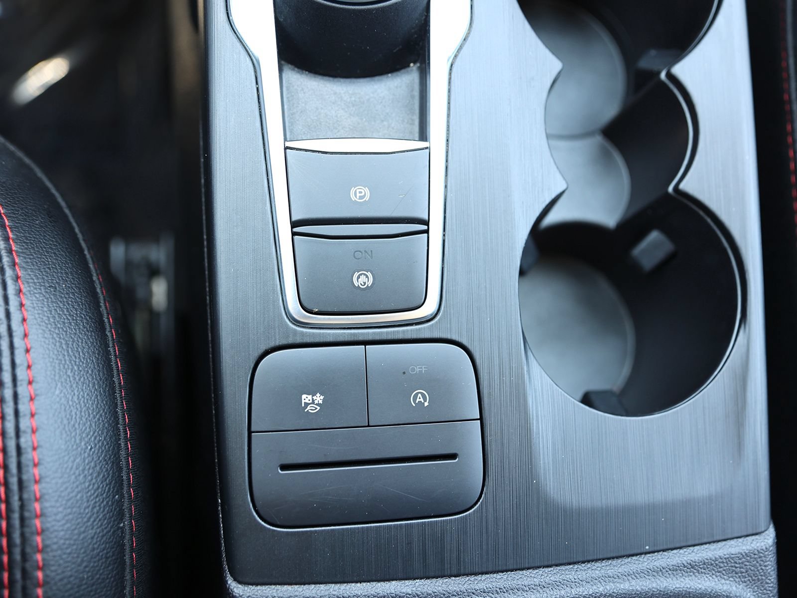 Certified 2022 Ford Escape SEL w/ SEL Stealth AWD Package image 32