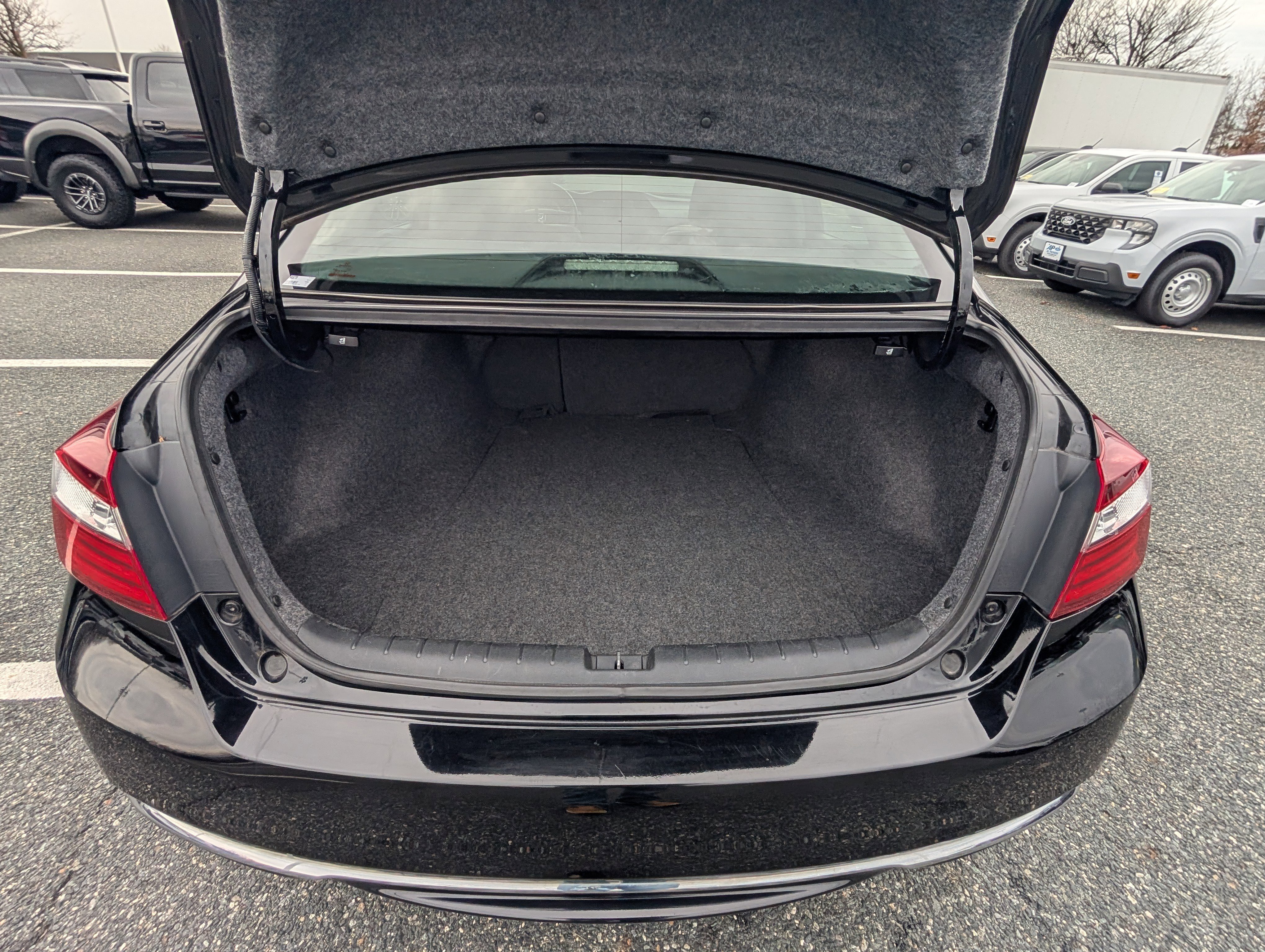 Used 2017 Honda Accord EX-L image 12