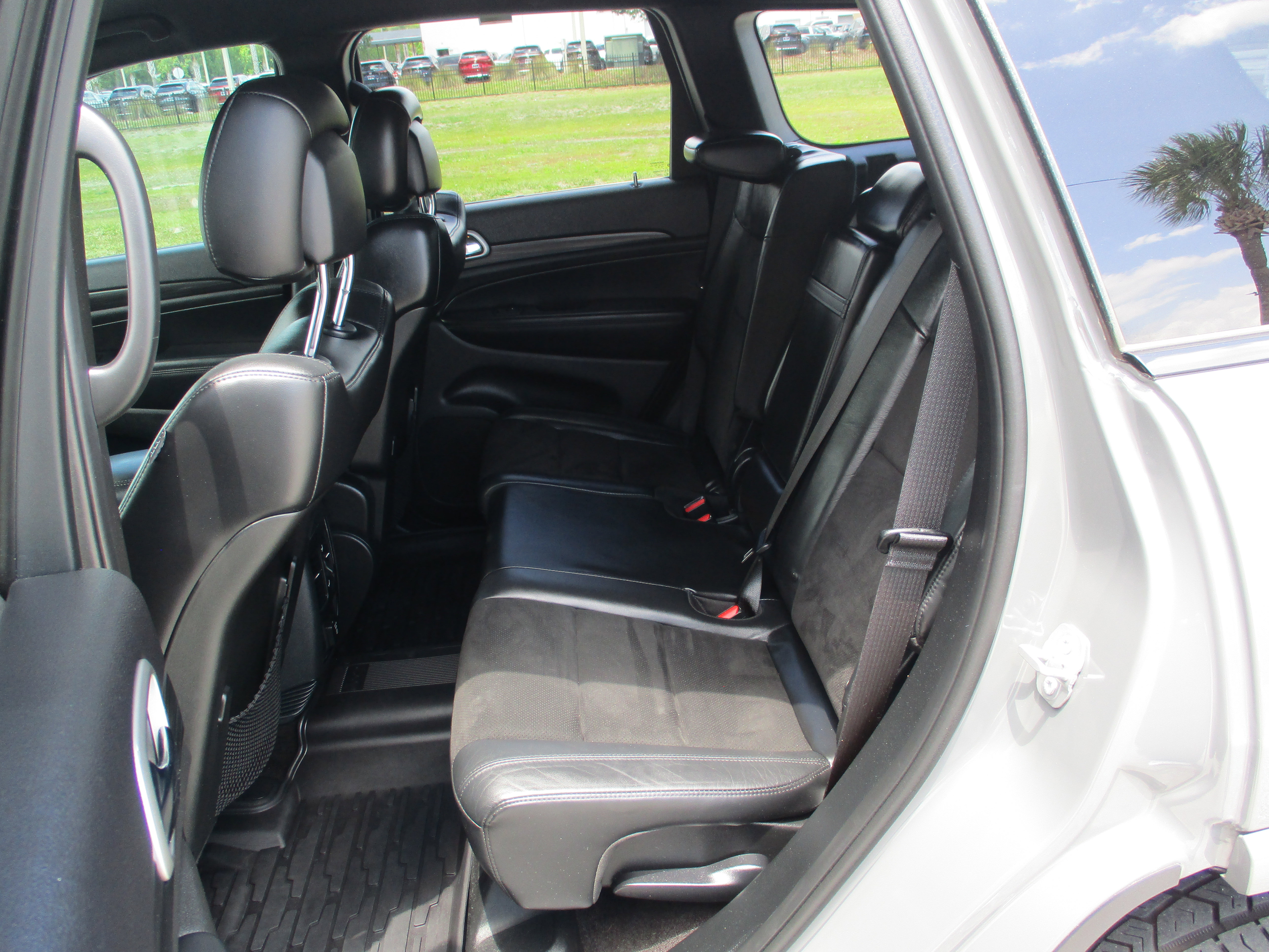 Used 2019 Jeep Grand Cherokee Altitude RWD image 10