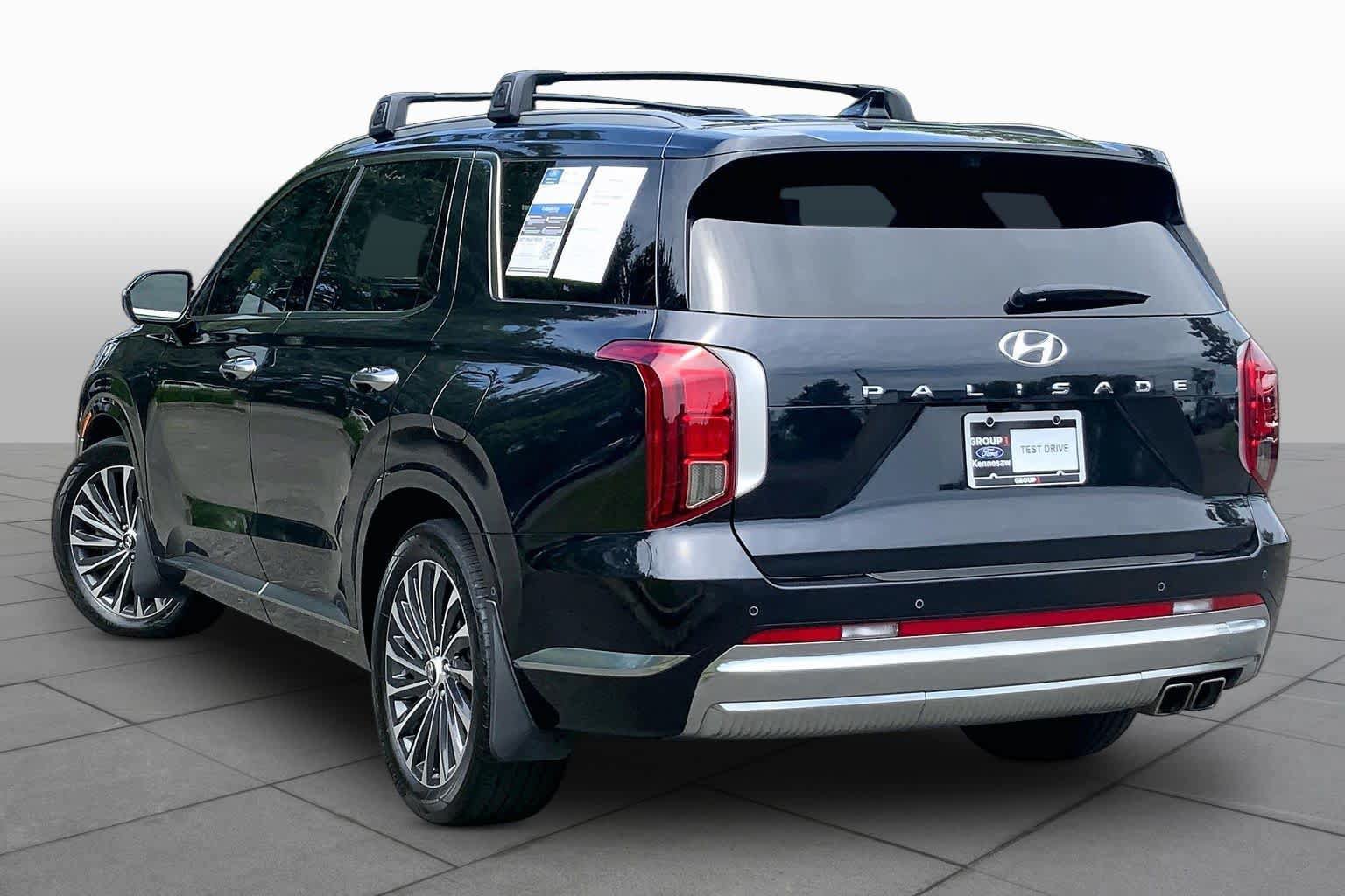 Used 2023 Hyundai Palisade Calligraphy FWD image 11