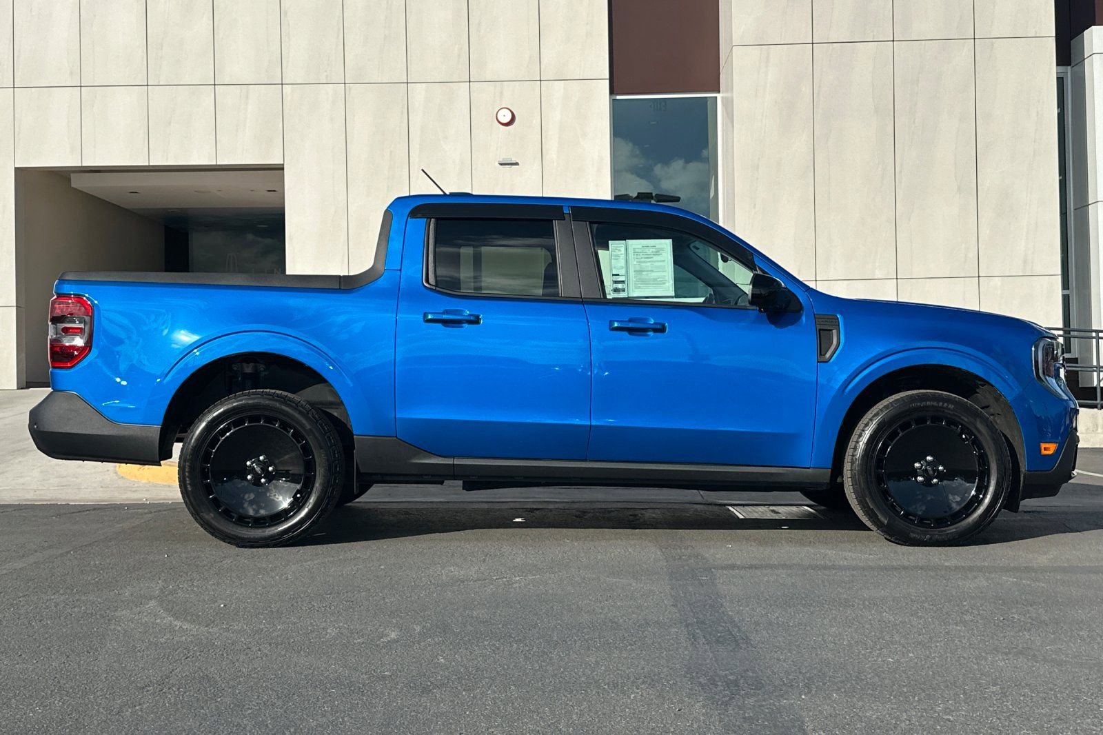 Certified 2025 Ford Maverick Lariat w/ Black Appearance Package AWD/4WD image 2