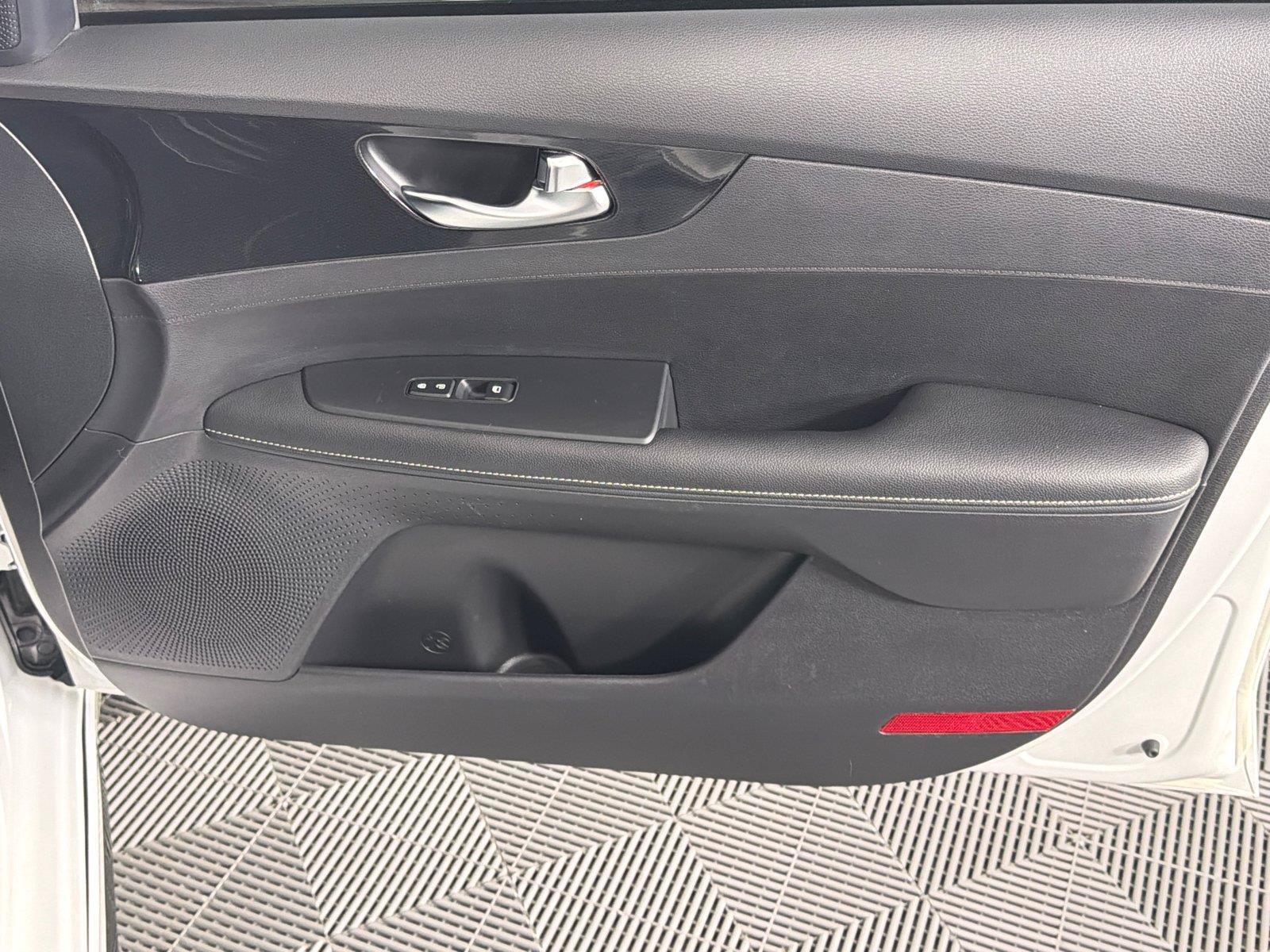 Used 2022 Kia Forte GT-Line w/ GT-Line Technology Package FWD image 14