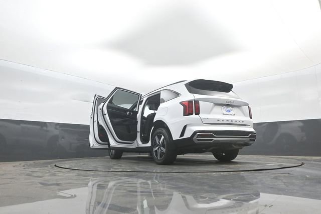 Used 2022 Kia Sorento S w/ Panoramic Sunroof Package FWD image 45
