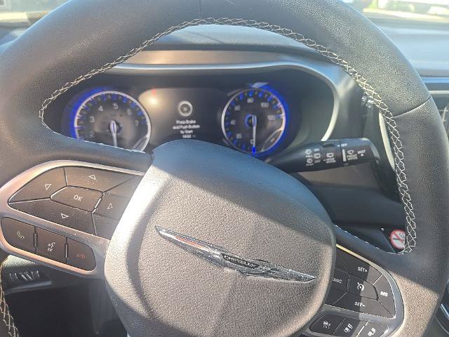 Used 2025 Chrysler Pacifica Select FWD image 6