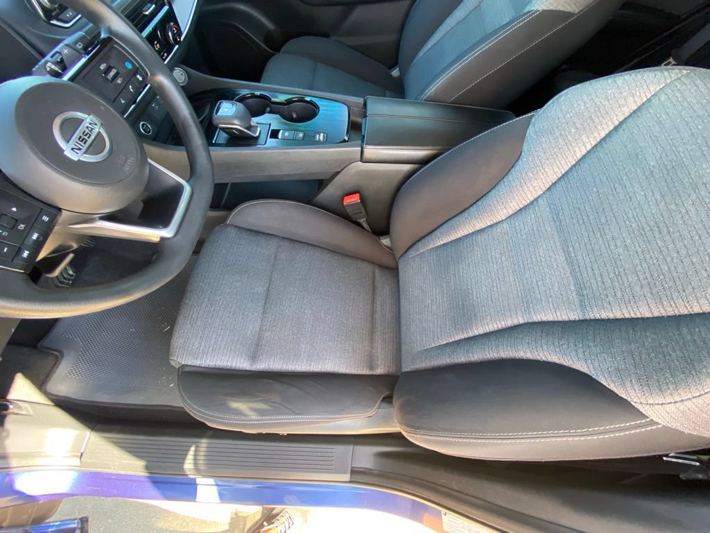 Used 2021 Nissan Rogue SV FWD image 21