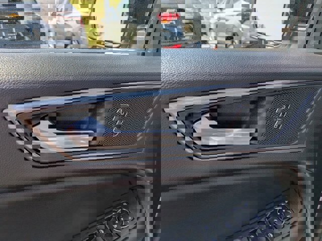 Certified 2024 Ford Edge SE w/ Black Appearance Package image 13