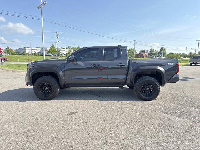 Used 2024 Toyota Tacoma TRD Sport AWD/4WD image 7