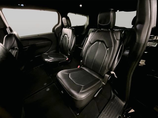 Used 2022 Chrysler Pacifica Touring-L w/ S Appearance Package AWD/4WD image 25