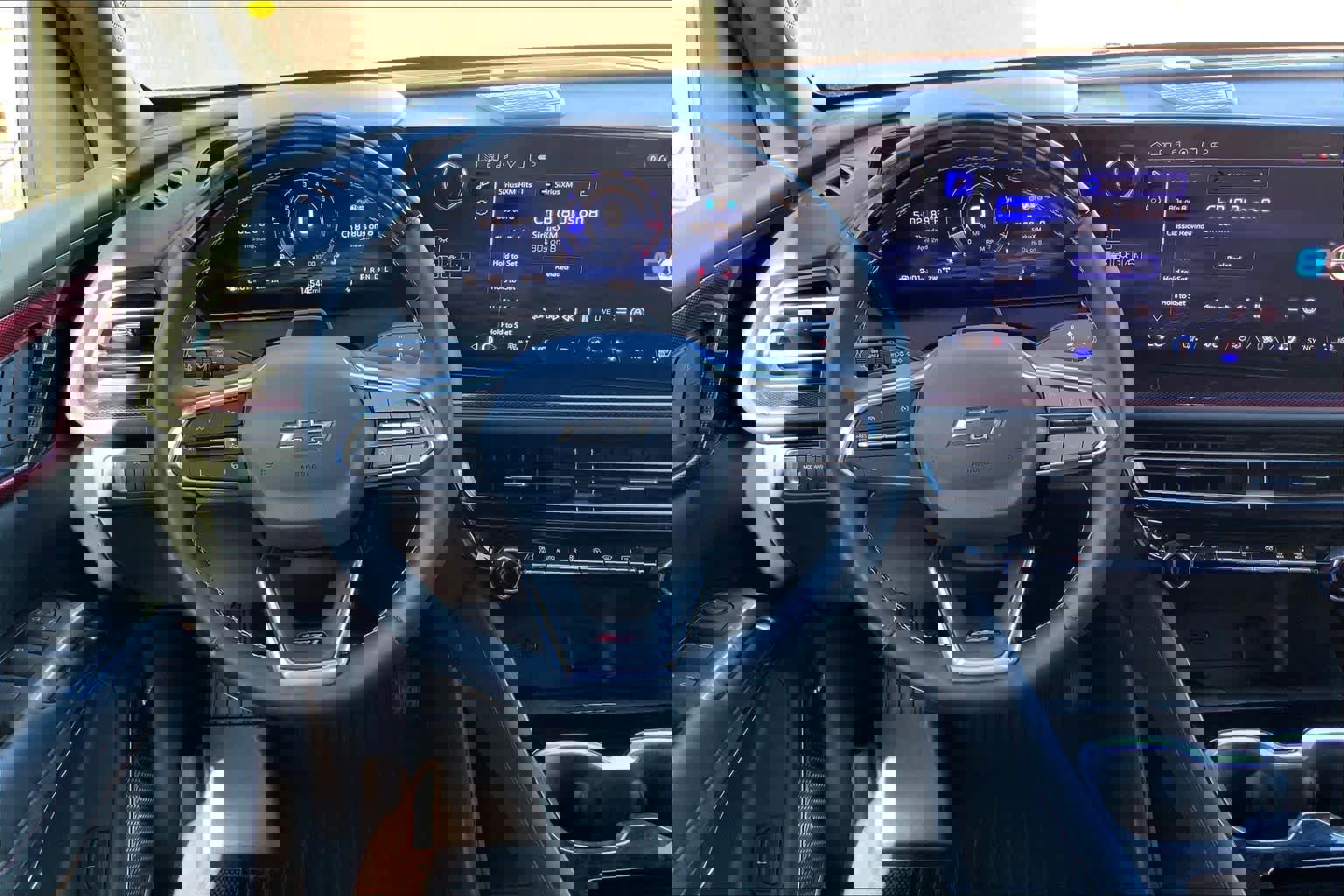 Used 2024 Chevrolet Traverse Z71 w/ Enhanced Driving Package image 8