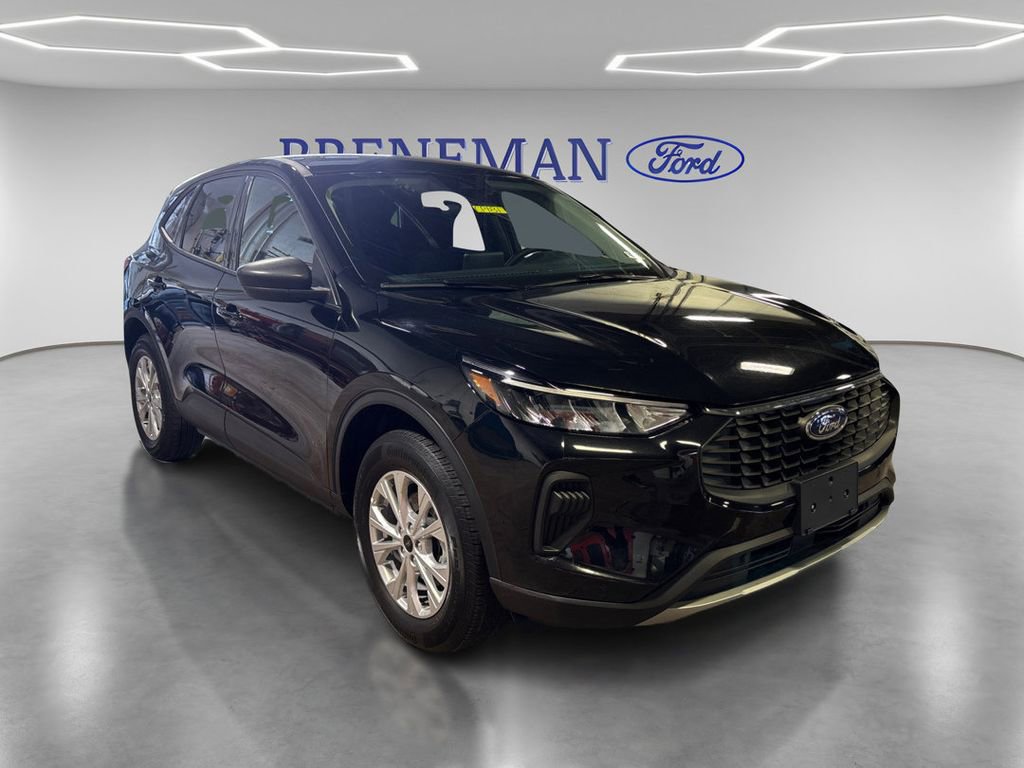 Certified 2025 Ford Escape Active AWD/4WD image 3