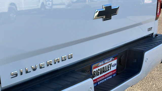 Used 2018 Chevrolet Silverado 1500 LTZ Z71 w/ LTZ Plus Package AWD/4WD image 6
