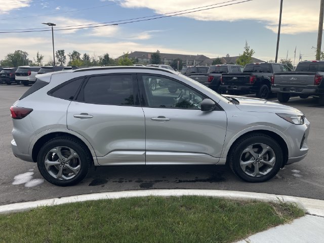 Certified 2024 Ford Escape ST-Line AWD/4WD image 6