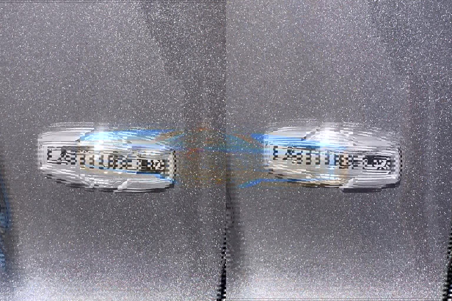 Used 2022 Jeep Cherokee Latitude Lux w/ Mopar Interior Package image 9