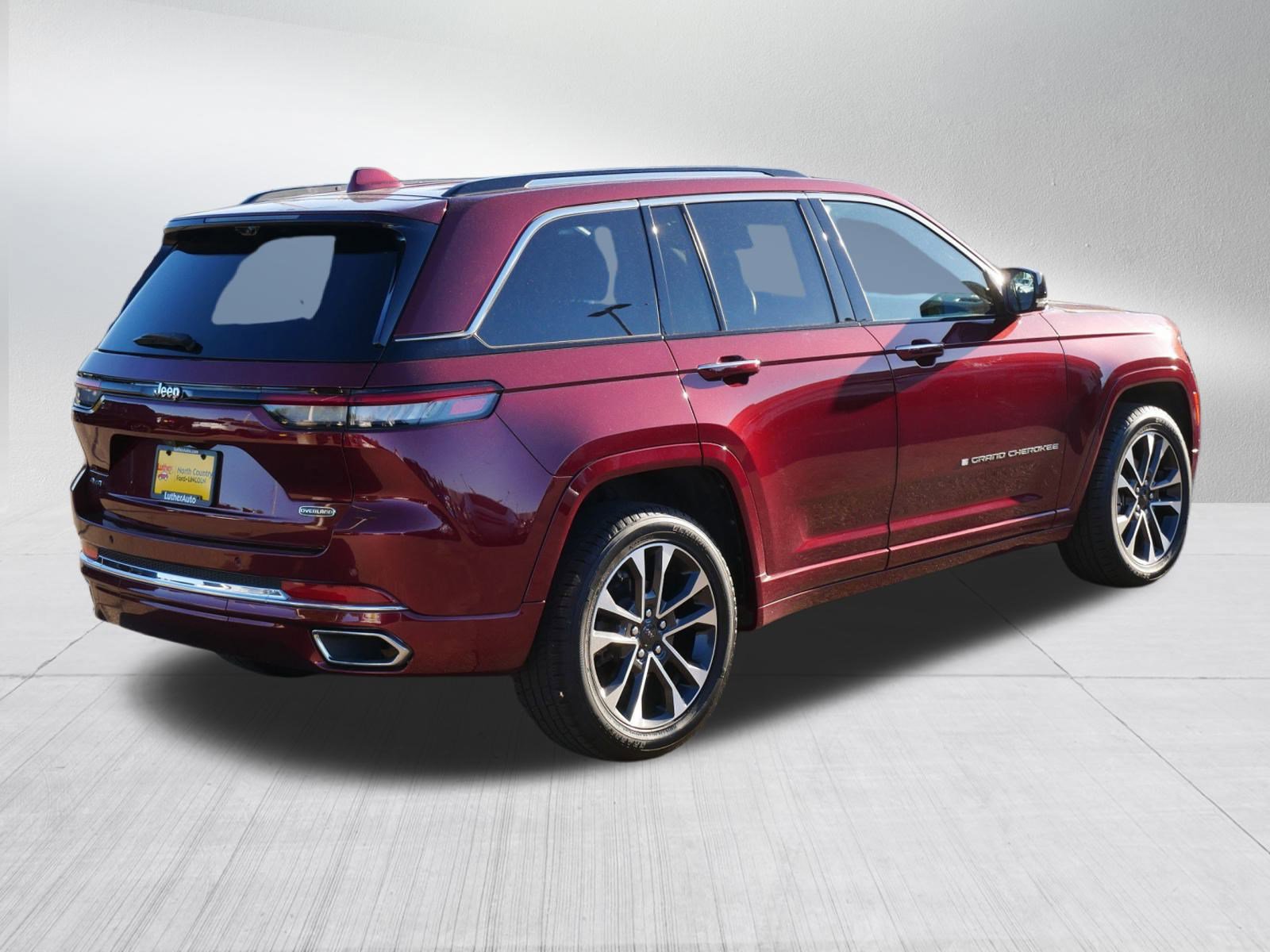 Used 2022 Jeep Grand Cherokee Overland w/ Luxury Tech Group IV image 5
