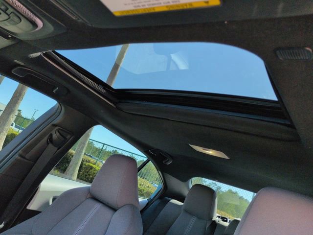 Used 2023 Toyota Corolla SE w/ SE Premium Package image 19