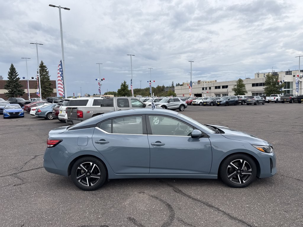 Used 2025 Nissan Sentra SV FWD image 5