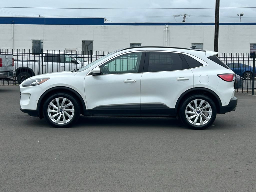 Certified 2022 Ford Escape Titanium w/ Titanium Elite Package AWD/4WD image 10