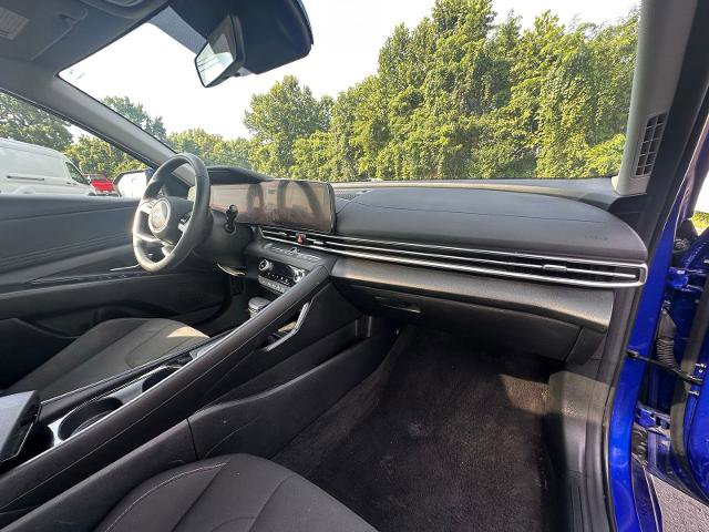 Used 2025 Hyundai Elantra SEL FWD image 25